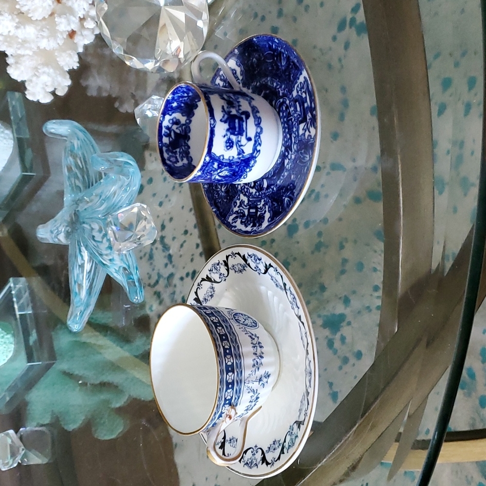 2 antique tea cups